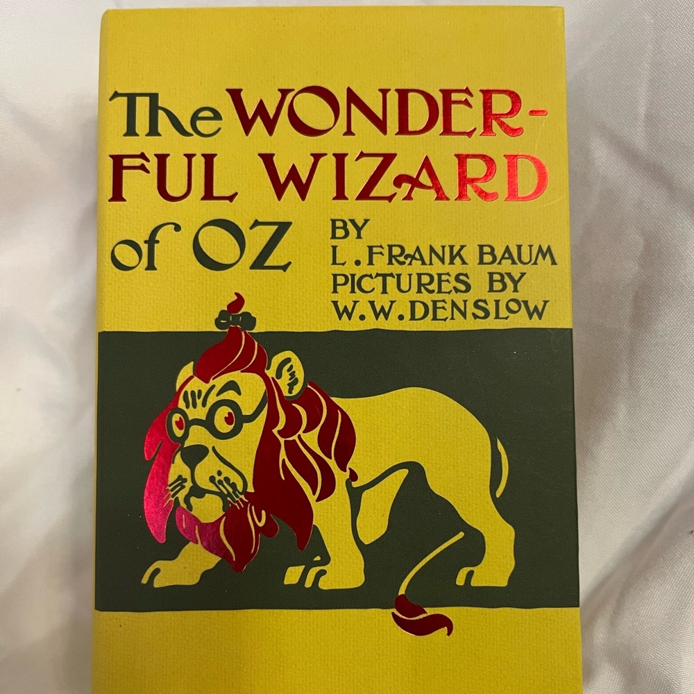 Storybook Cosmetics. Wonderful Wizard of Oz Eyeshadow & Lip Gloss New
Brand New!